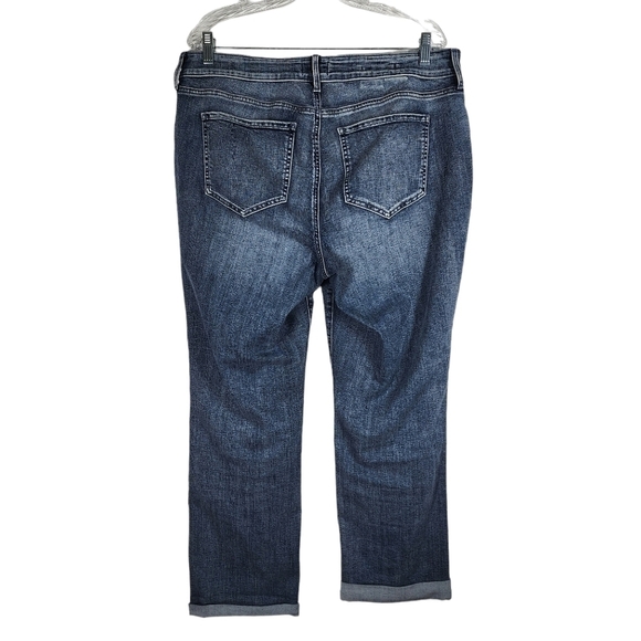 NYDJ MARILYN STRAIGHT LIFT X TUCK TECHNOLOGY DISTRESSED ROLLED HEM JEANS - Picture 2 of 8